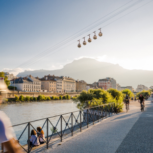 Les quais de l'Isère à Grenoble © Pierre Jayet